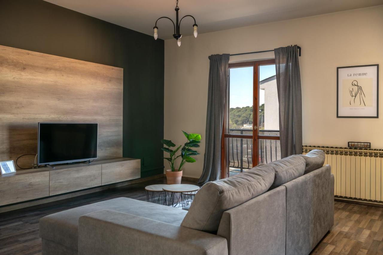 Amala Apartment Пула Екстериор снимка