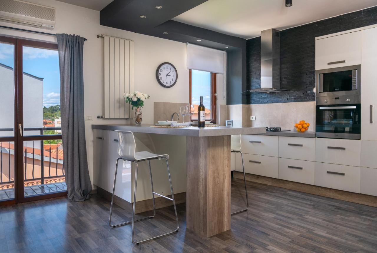 Amala Apartment Пула Екстериор снимка