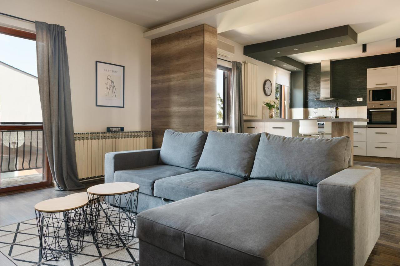 Amala Apartment Пула Екстериор снимка
